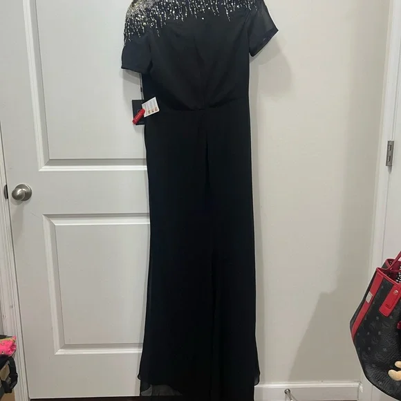 NWT Mac Duggal Black Sequined Embellished Shoulder Evening Gown Size 14 $498
